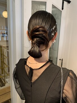 ハク アトリエ(HaKU atelier) 艶髪カチモリタイトシニヨン