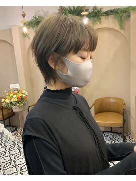 グリン 栄(grin) マッシュショート×オリーブベージュ