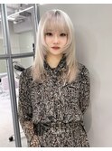 ホワイトベージュ×顔まわりレイヤー