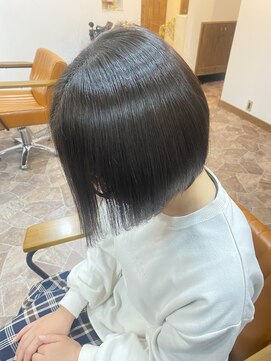 ジュテーム(JE T'AIME) 前下がりボブ