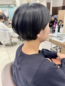 アッシュ 下北沢店(Ash) 黒髪でもオシャかわいい刈り上げショート