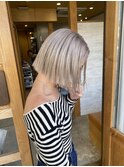 ホワイトベージュ