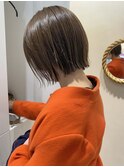 切りっぱなしボブ　タッセルボブ　オリーブベージュ　グレージュ
