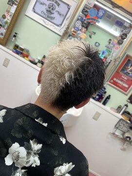 いなたいバーバー ブラックandホワイトスパイキー