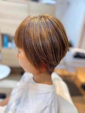 リヨン(.Lyon) イヤリングカラー/ハイライト/カット/カラー