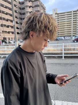 髪屋 紬 メンズ/メンズパーマ/メンズカット/ツイストスパイラル