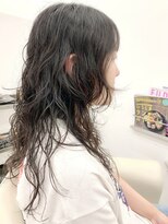 コキュウ(co-kyu)&nbsp;顔まわり可愛くエアーウエーブ＋レイヤーウルフ＋ダークカラー