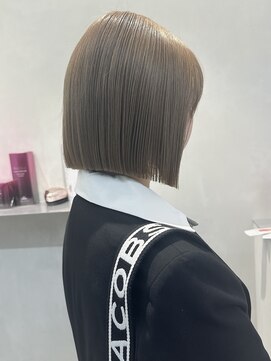 ソワ 北千住(soi) ミルクティーベージュ×ボブ×前下がりボブ×ブリーチカラー