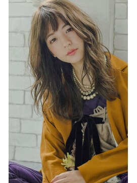 トッカ ヘアアンドトリートメント 難波店 クラシカルミディアム　デジタルパーマ