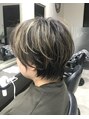 ベルシュヴー(belles cheveux) ショートにすると襟足が浮いてしまう方もタイトにカットします!
