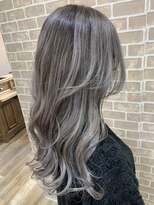 ルノン(LUNON)&nbsp;ハイトーン×大人バングで最旬トレンドロング