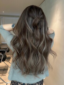 ヨロ 小岩(YOLO) ハイライトカラーミルクティーベージュケアブリーチダブルカラー