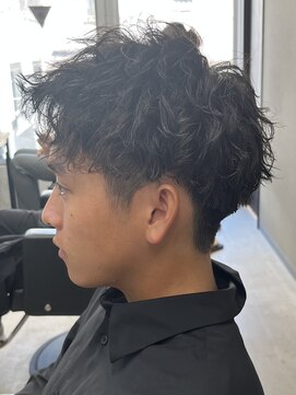 フイ 恵比寿(Hui) ツイストスパイラル/アップバングショート/メンズパーマ