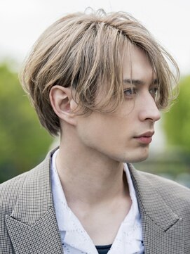 オーシャントーキョー サニー 原宿(OCEAN TOKYO Sunny) ハイトーンブロンド金髪ツーブロックセンターパート