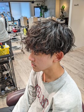 コワファーストナガサキシャンプーボーイ(COIFF1RST NAGASAKI SHAMPOO BOY) vマッシュ×波巻きスパイラルパーマ