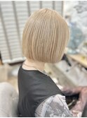 タッセルボブダブルブリーチホワイトベージュブロンドカラー