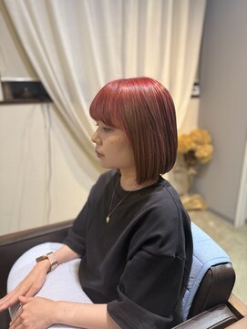 ワ ヘアー(wa-hair) エンドカラーで魅せる秋映え赤髪ボブ 髪質改善　ダークレット