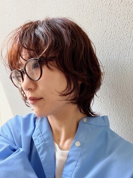 ヴァロ(Valo) 大人女性のマッシュウルフ/レイヤー//20代/30代/40代/50代