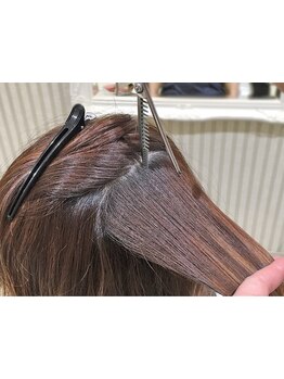 【髪質改善】リビジョン+オイルケア+カット￥13090》で湿気が気になる季節も矯正いらずで髪のお悩みを解決