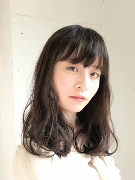 チェルシー 表参道 学生限定　肩にあたってハネやすい長さは「頬から下パーマ」