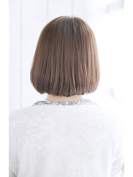 セントラル プラスエヌ(CENTRAL+n) 20代30代40代　気分アガる絶妙ベーシックボブ【草津】