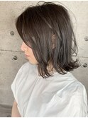 大人ガーリー外ハネボブくびれヘア×グレージュアッシュオリーブ
