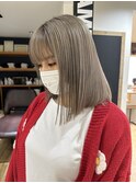 ハイトーングレージュ
