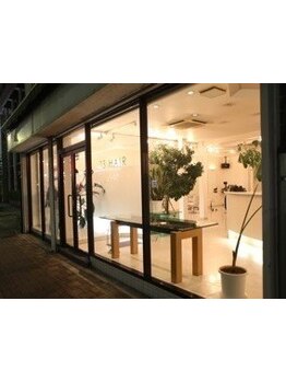 大人女性の熱い支持を得るサロン【23HAIR】☆ベテランオーナーの手掛ける丁寧なマンツーマン施術が自慢◎