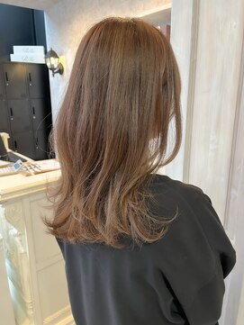 キャアリー(Caary) 福山人気くすみベージュレイヤーカットセミロング似合わせカット