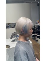 モニカ(MONIQA) ホワイト×ブルー