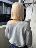 ジェスター(JESTER)&nbsp;〈atsuno〉切りっぱなしボブと抜きっぱなしブロンド