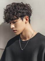 ユーフォリア 渋谷グランデ(Euphoria SHIBUYA GRANDE)&nbsp;波巻きスパイラルパーマ 束感 マッシュパーマ 眉毛カット 20代