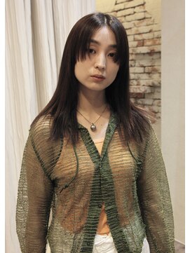 クイン(qin) パツっとロング