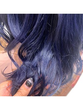 ネオリーブルカ 御茶ノ水店(Neolive Luca) ネイビーブルーカラー