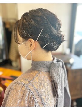 ラトリエコンタン(L´atelier Content) ボブをアップ　大人かわいいシニヨンスタイル