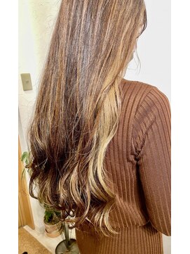 ラテ アトリエ(latte atelier) 大人可愛い/白髪ぼかし/インナーカラー