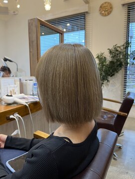 ラ メール ヘア デザイン(La mer HAIR DESIGN) ミルクティーベージュ/ブリーチカラー