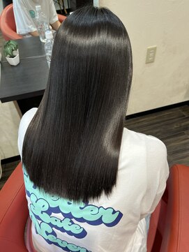 ヨンセンチメートルヒロサカ(4cm HIROSAKA) 髪質育成ストレート