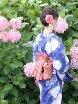 マカリィ 上野御徒町店(Makalii)の写真/【浴衣着付け＆ヘアセット¥5800】夏祭りや納涼にも♪思い出を彩るオシャレで華やかな装い!専門着付け師在籍