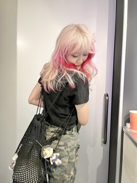 シリー(Silly) ホワイトベージュとレッドデザイン