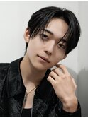 メンズヘアセンターパート毛流れ黒髪ヘア