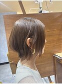 レイヤーボブ　大人ショート　オリーブカラー