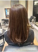 ツヤ感ダークブラウン 内巻きセミロング