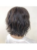 ミニボブ×ラベンダーカーキ