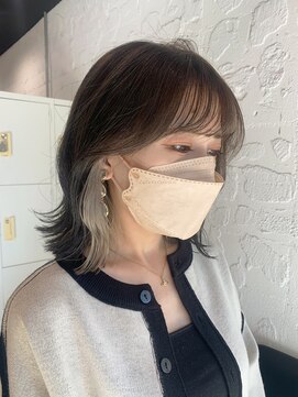 エム(EM) 顔まわりレイヤー描けるグレージュイヤリング