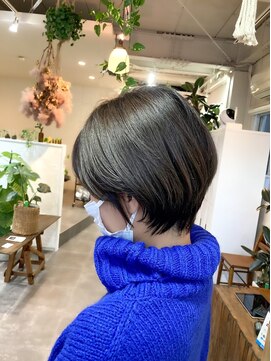 タオ(tao) 大人アッシュショート