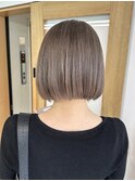 ミルクティーベージュカラー_タンバルモリ_切りっぱなしボブ