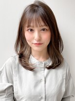 レイヤーカット グレージュカラー シルキーベージュ 斜めバング