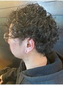 スパイラルパーマ　マッシュ　束感スタイリング　30代40代