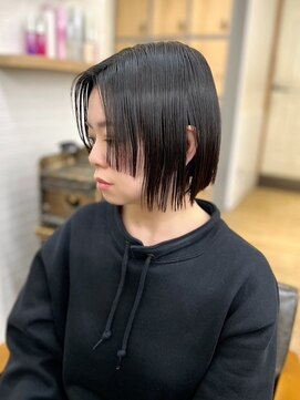 ネオリーブ クーロ(Neolive curro) 小顔フェイスレイヤーボブ×似合わせカット[縮毛矯正/横浜韓国]